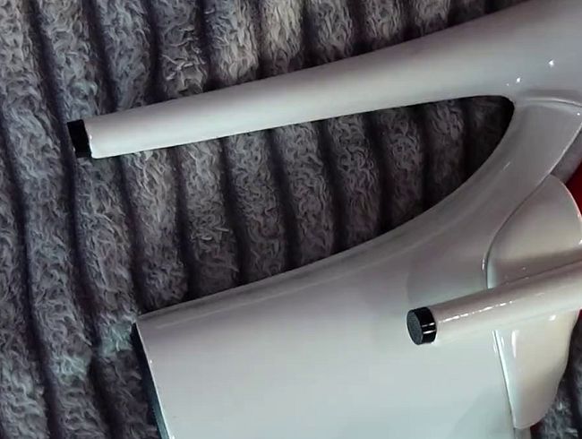 Download: Mistress_Priest - Ein genauer Blick auf meine neuen High Heels