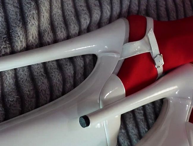 Download: Mistress_Priest - Ein genauer Blick auf meine neuen High Heels