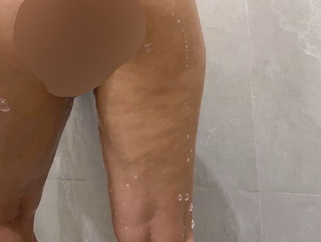 Download: Mixedamateurs - Ich werde beim Duschen von einem notgeilen Typen beobachtet und dann lasse ich mich von ihm anfassen