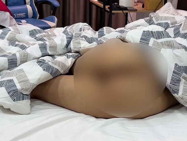 Download: Mixedamateurs - Mein notgeiler Mitbewohner weckt mich mit seinem hartem Schwanz