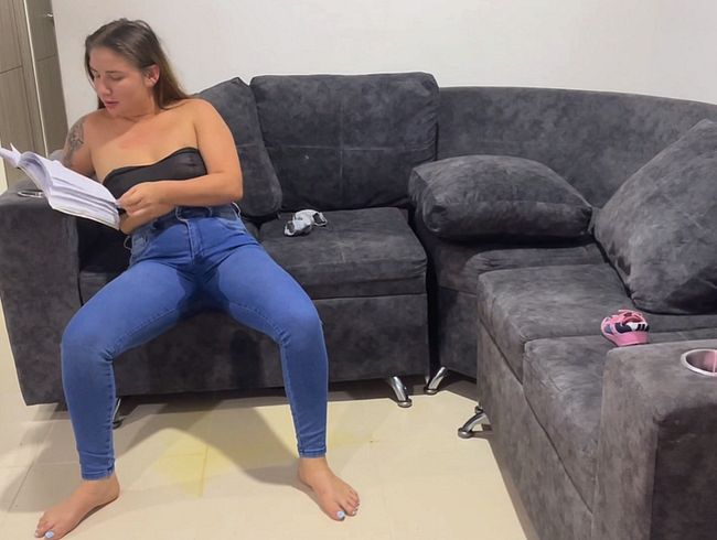 Download: Monita-Caliente - In die Hose gepisst beim lesen