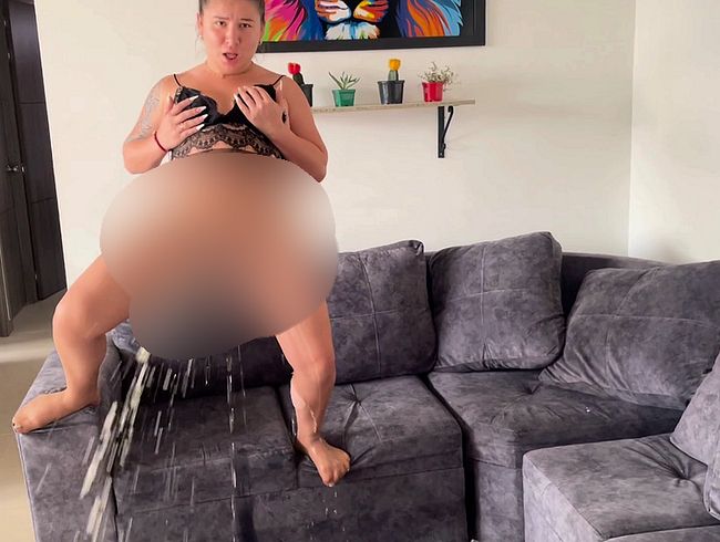 Download: Monita-Caliente - Ich pisse im Stehen