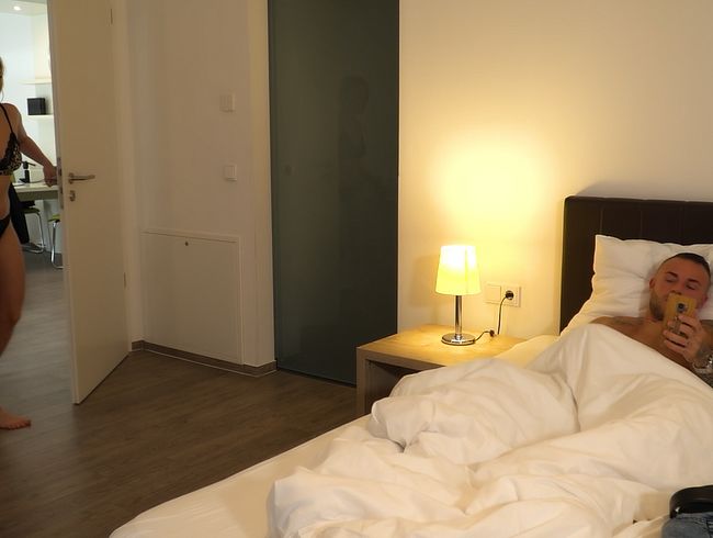 Download: Mountain1988 - Pornostar GabiGold fickt einen Anfänger Darsteller