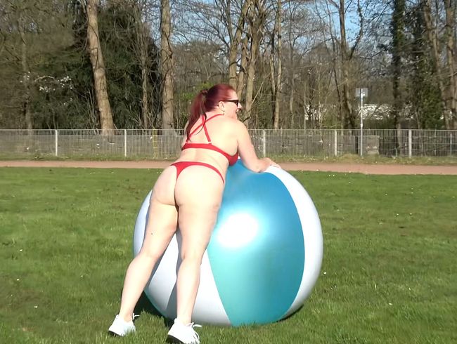 Download: MrsEssen7471 - Für ein lieben User einen Wunsch erfüllt ich mit Mega Wasserball