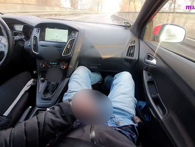 Download: Munichgold - POV Public Handjob in meinem Auto während der Fahrt und kurzer Blowjob und heisser Fick von hinten..