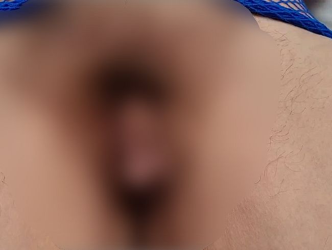 Download: Munichgold - Amateur Natursekt haarige Schmetterlingspussy pisst nach dem Sex in ein Weinglas...prost 