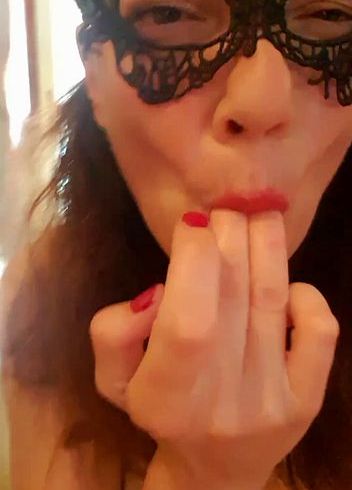 Download: Munichgold - OHHHH NEIN wenn das meine Familie sieht! Golden Shower- perverse piss Spiele Teil1