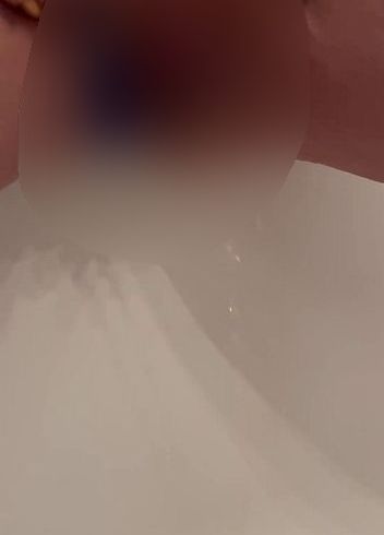 Download: Musclequeen_Diana - Schön geil in die Badewanne gepisst