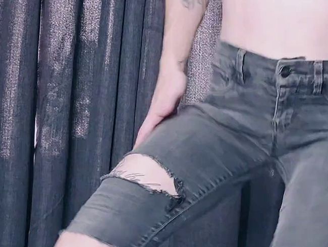 Download: Nataliecarterxx - Natalie Carter, schwarze zerrissene Jeans, explizite Muschi entblößt