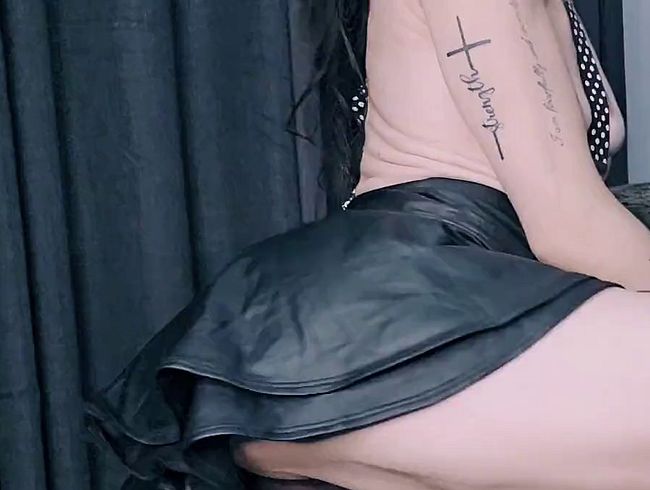 Download: Nataliecarterxx - Natalie Carter in Xxx Dirty Skirt, explizit und entblößt