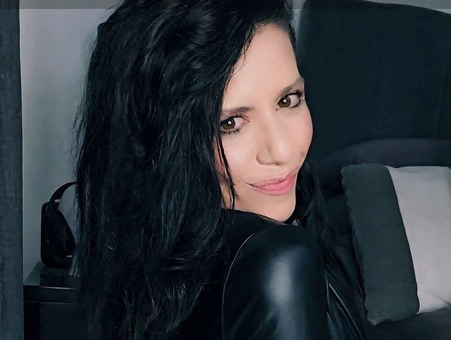 Download: Nataliecarterxx - Natalie Carter, explizite Masturbationssitzung aus schwarzem Latex