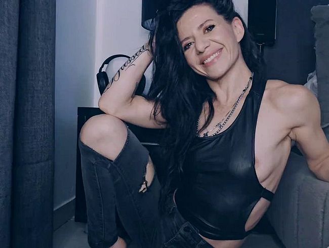 Download: Nataliecarterxx - Natalie Carter denkt über 4K Explicit Filthy Jean Masturbation nach