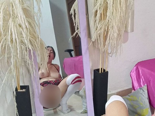 Download: NatashaBlack - sexy vor meinem Spiegel, ficke mich selbst