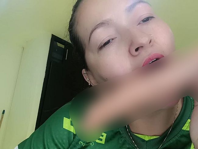 Download: NatashaBlack - Wie eine Schlampe mir einen 18cm Dildo in den Hals steckt