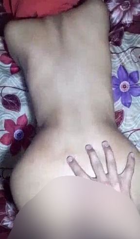 Download: NaughtySona - Romantisches Paar, harter Fick im Doggystyle mit Cumout zu Hause