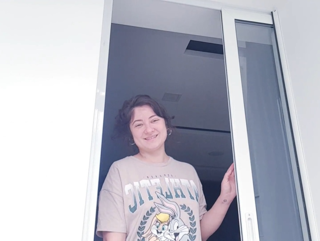 Download: NayanTeen - Geek girl plays with her pussy outside!