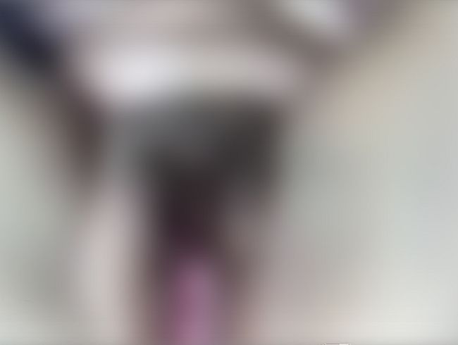 Download: NayanTeen - POV-Masturbation - tropfende Fickbox