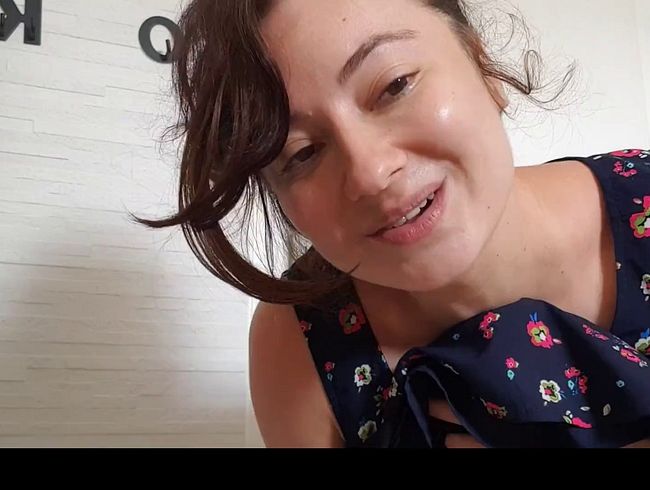 Download: NayanTeen - OMG Verrückt! Ich habe beim Einkaufen heimlich meine Teen-Muschi gefingert