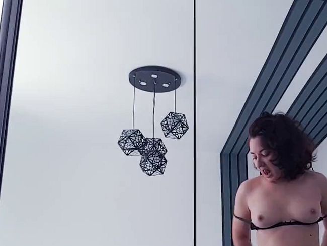 Download: NayanTeen - Einfach aufstehen und ich reim eine nasse Muschi!!