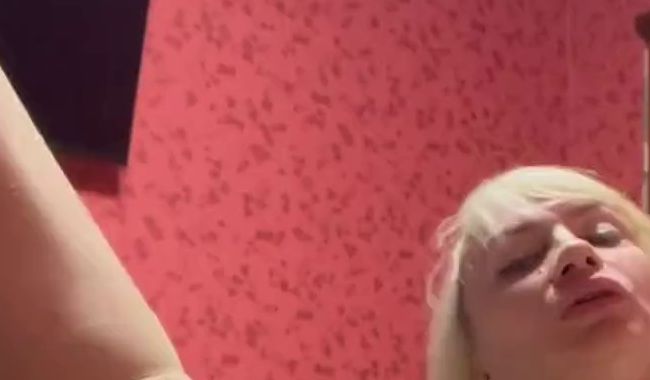 Download: NewSexyLesbi - ch mache mein Slip nass, lust das abzulecken?