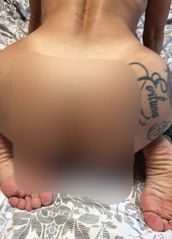 Download: NewSexyLesbi - Twerk mit einem schönen nackten Arsch