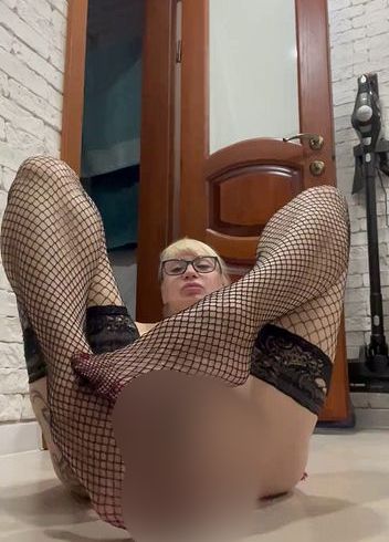 Download: NewSexyLesbi - spiele mit meinen Füßen