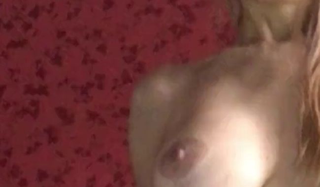 Download: NewSexyLesbi - Ich liebe es, mit meinem Arsch auf einem Schwanz zu sitzen.