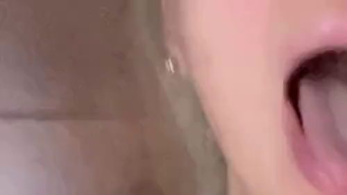 Download: NewSexyLesbi - Ich bin gekommen, jetzt wirst du in meinen Mund kommen.