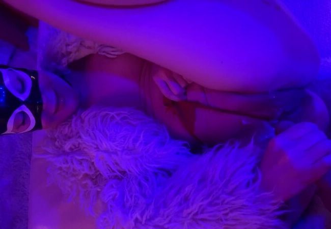 Download: Nia_Loxx - Schonmal geil auf die Amateurfotze