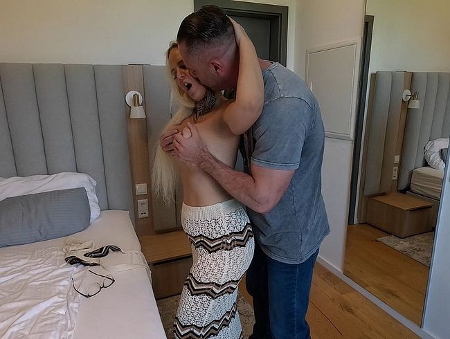 Download: Nicix-Fetish - VON DER BAR DIRECKT BLANK IN MEINE LÖCHER | XXL SPERMASCHLACHT im HOTEL