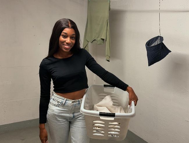 Download: Nicki-Jenna - Nachbarsluder fickt User Tobias! Sein Pornotraum wird wahr!