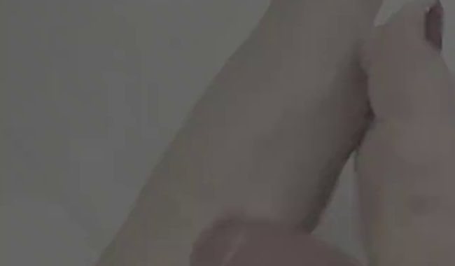 Download: Nicole34oal - Fuß Dildo Spiele in der Badewanne. Es war so geil feucht