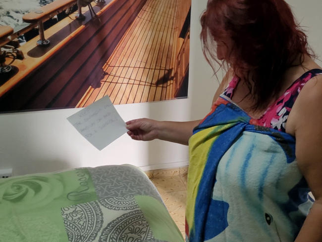 Download: Nikki-Holland - Badeanzug zerreißt