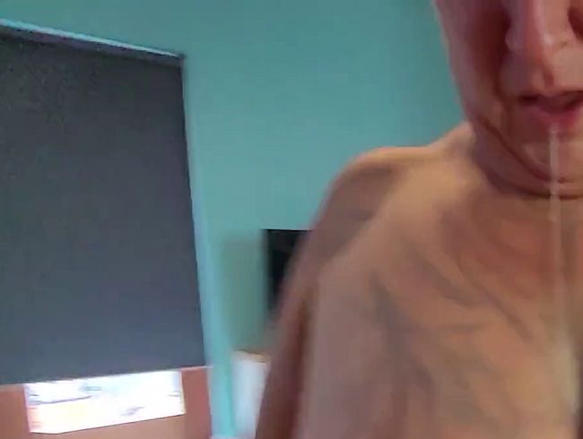 Download: Nikki-Holland - Disco Queen, lutsch deinen Schwachkopf