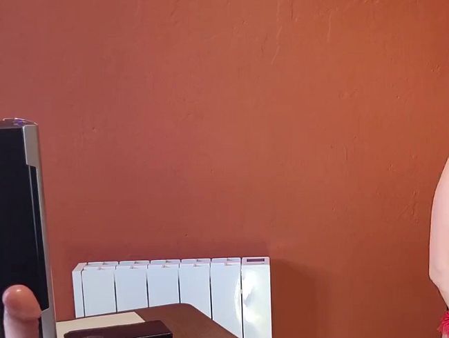 Download: Nikki-Holland - Schwanzbewertung in Dessous