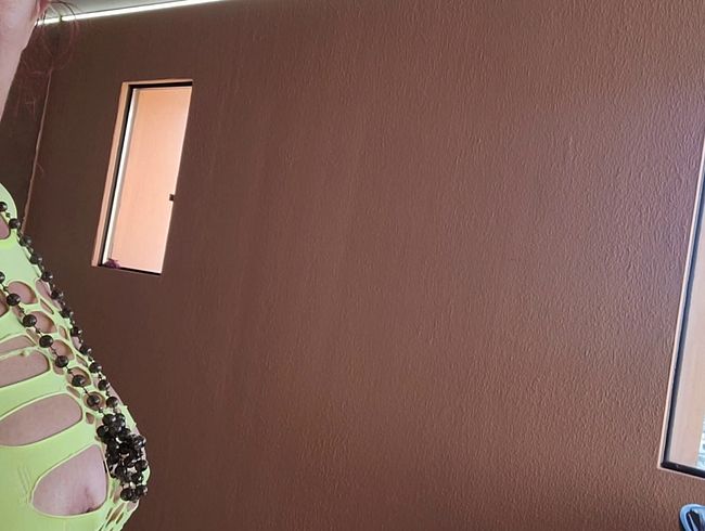 Download: Nikki-Holland - Cuckold Blowjob im Urlaub