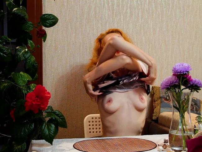 Download: NikkiLexx - Rot und violett