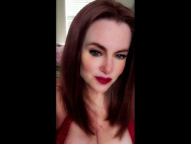 Download: NikkiNevada - Glühende Masturbation in Dessous mit offenem Schritt