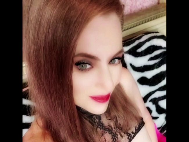 Download: NikkiNevada - Sexy MILF Nikki masturbiert heute für Sie