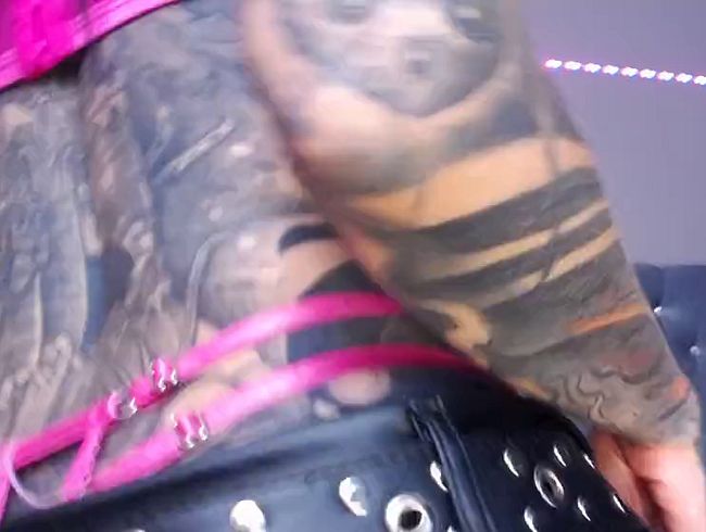 Download: Nina_Bond - Verführung durch Lederhosen-Teaser - Videoanfrage