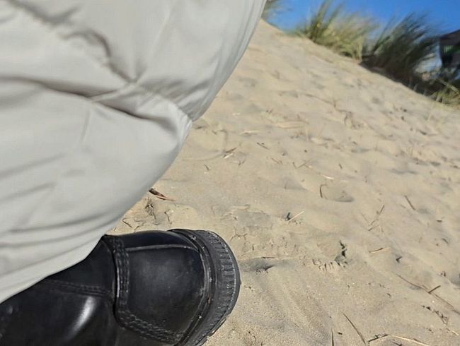 Download: Nurse_Nellie - Beim Blowjob in den Dünen erwischt