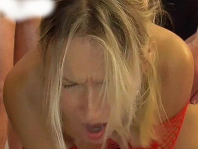 Download: NymphoNora - Erstmal warm werden