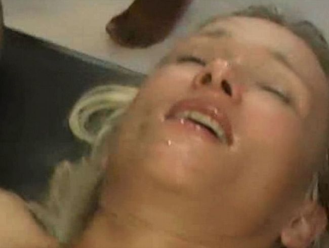 Download: NymphoNora - Löffelchen für Löffelchen 2