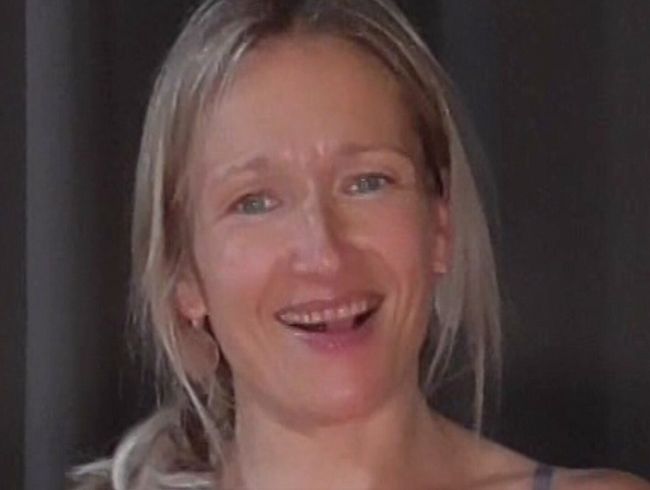 Download: NymphoNora - Nora schon ungeduldig