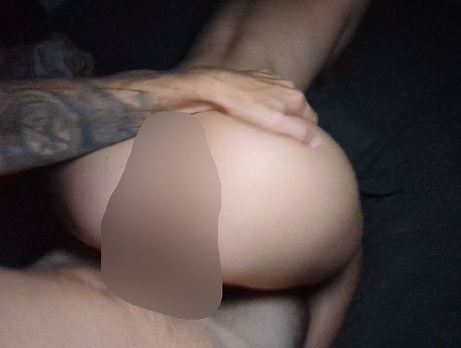 Download: OfficialMrMrsLove - Nachtsex mit meinem Freund in einem perfekten Creampie (ITALIENISCHER AMATEUR)