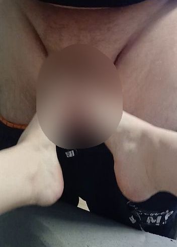 Download: Oktopussy100 - Geil mit den Füßen am schwanz gespielt ?