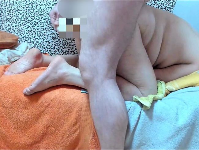 Download: Paar24auchLive - Er Fickt mich von Hinten mit dem Dildo geil durch