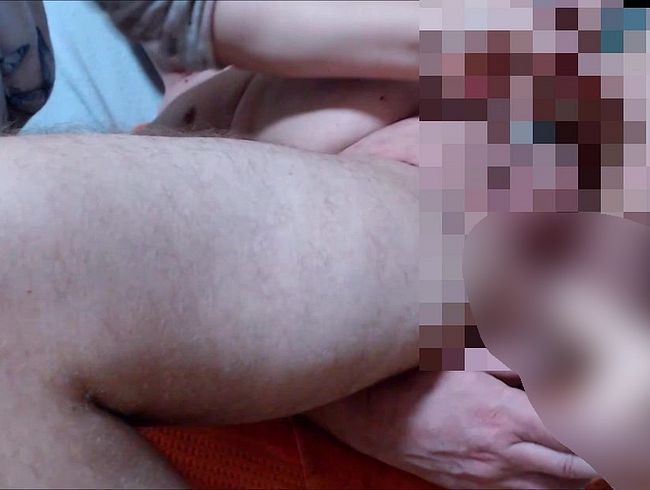 Download: Paar24auchLive - Er wird von der Fickmaschine Anal in den Arsch gefickt Ich Wixe Ihm dabei den Schwanz