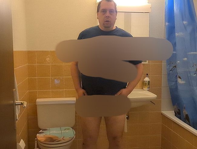 Download: Pasci1980 - Auf der Toilette ordentlich durchgewichst