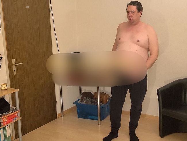 Download: Pasci1980 - Stehend im Büro